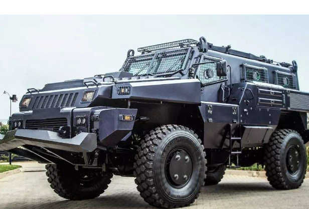 军用悍马越野车介绍