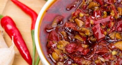 新鲜辣椒酱怎么做（自制鲜辣椒酱的做法）