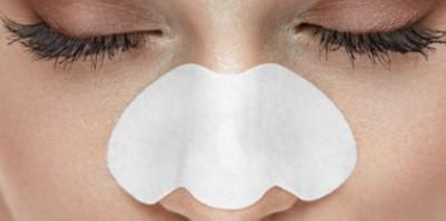 鼻子出现黑头怎么办（鼻子黑头怎么办去除）