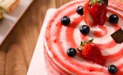 粉色草莓蛋糕（粉色草莓蛋糕做法）