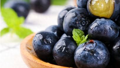蓝莓吃多了致癌（蓝莓吃多了会怎样?）