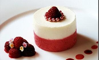 慕斯蛋糕和奶油蛋糕的区别（慕斯蛋糕和奶油蛋糕的区别是什么