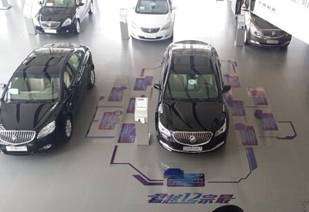 自动挡不踩油门会走吗